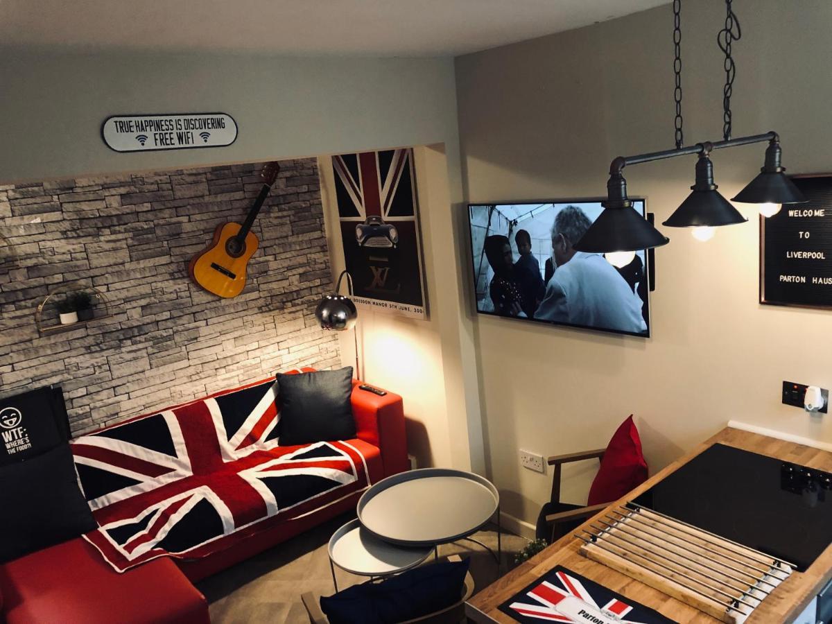 3 Double Bed Brittania Styled Near Lfc Sleeps 6 With Free Business Super Fast Fibre Broadband