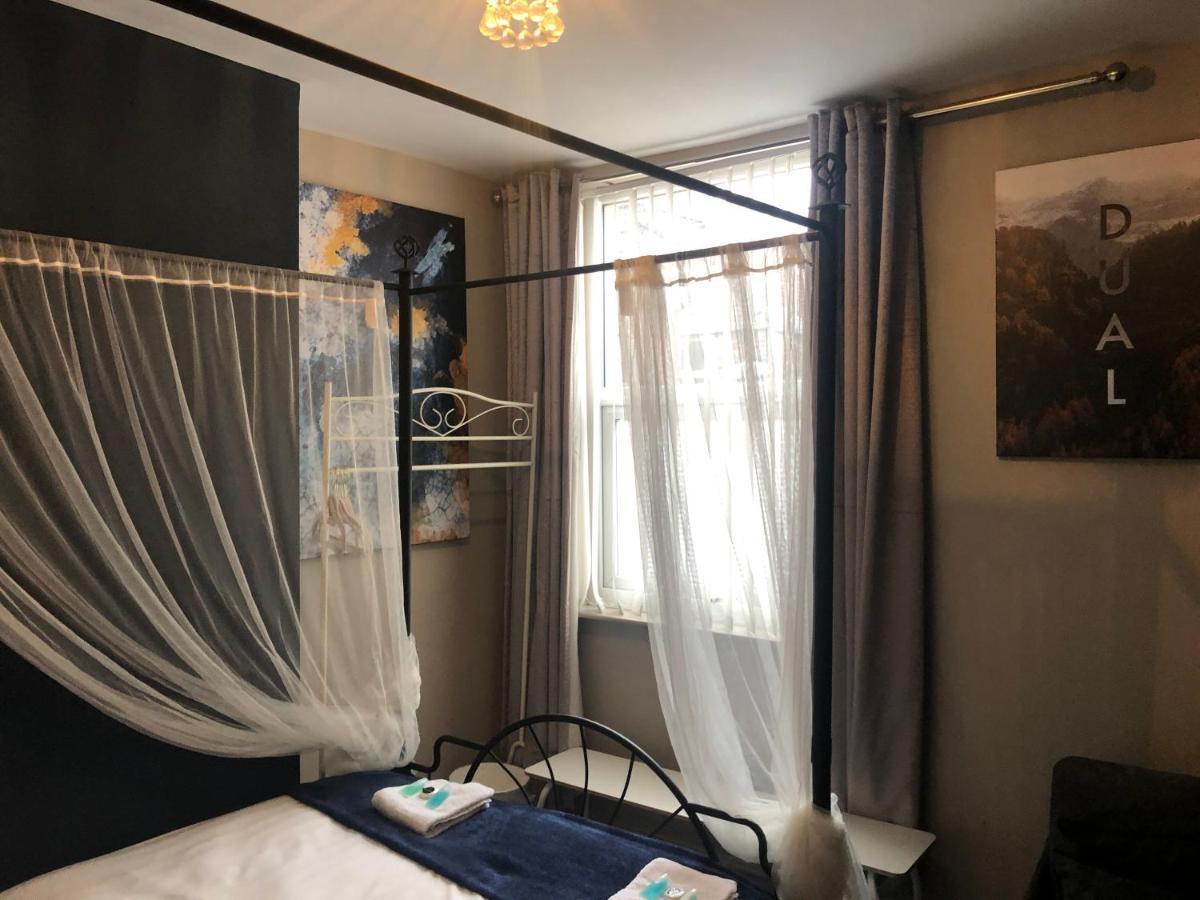 3 Double Bed Brittania Styled Near Lfc Sleeps 6 With Free Business Super Fast Fibre Broadband *