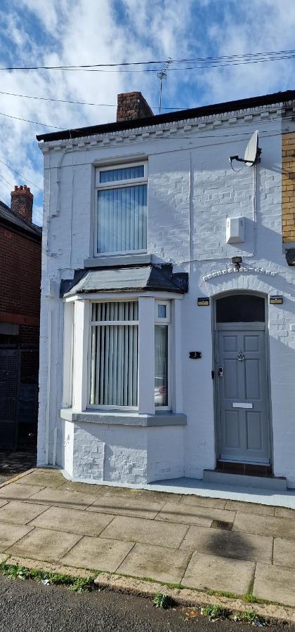 3 Double Bed Brittania Styled Near Lfc Sleeps 6 With Free Business Super Fast Fibre Broadband *